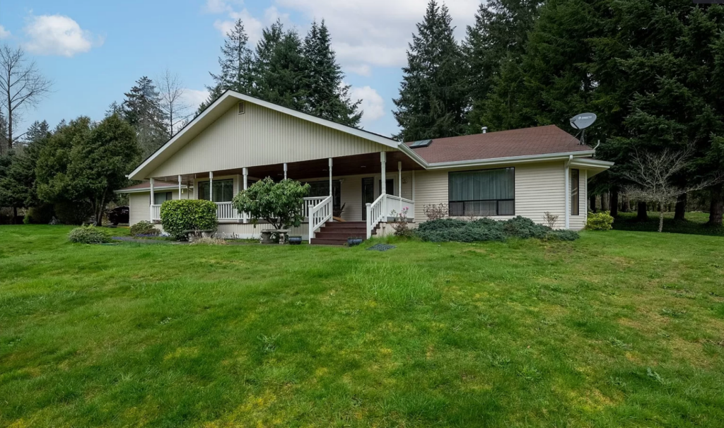 Charming Lewis County 3-Bedroom Home - Oly Pen Real Estate